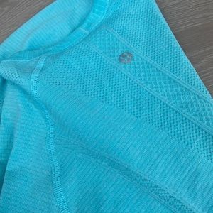 Lululemon long sleeve size 2